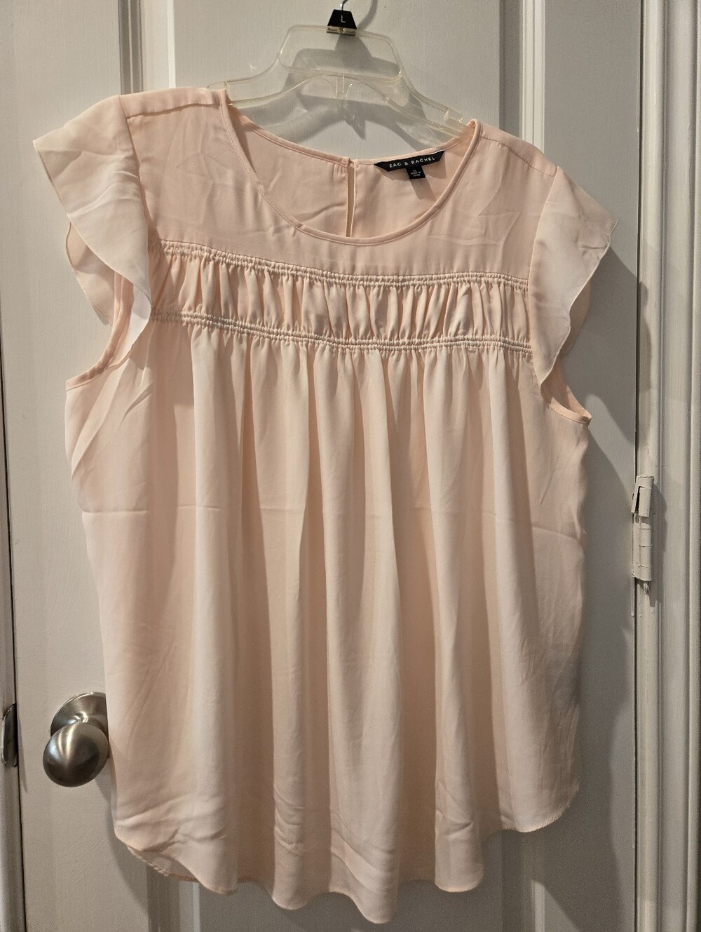 Woman's Zac & Rachel Light Pink Flutter Sleeves Blouse. Size XL.